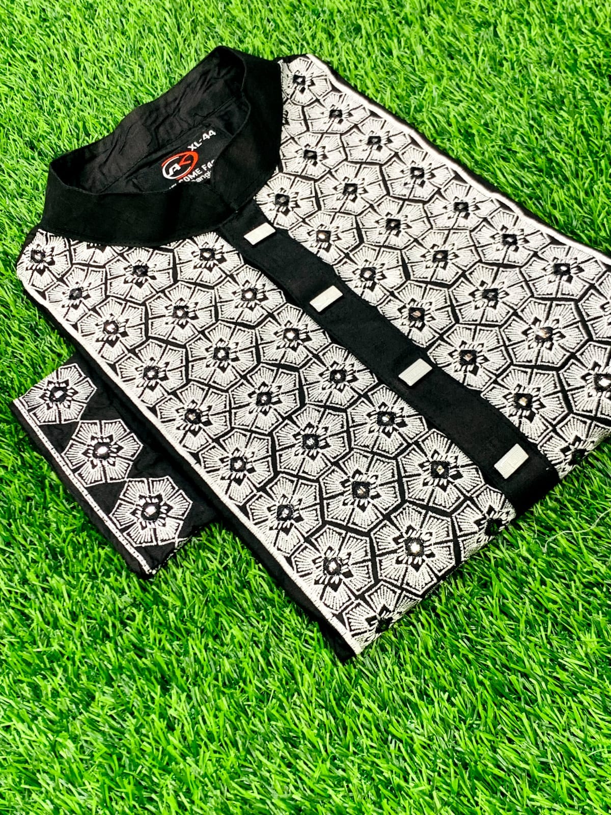 Nurfan Shop- Premium Embroidered Punjabi 2-Black